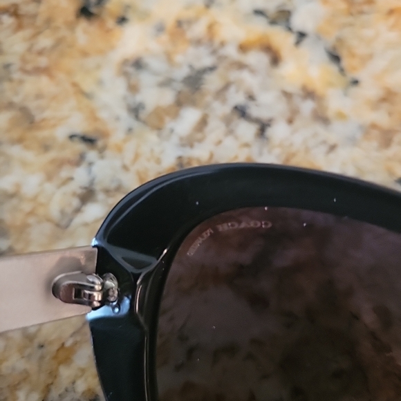 Sunglasses Coach HC 8120 526213 Dark Tort/Dark Tort Sand Sig C - Picture 8 of 12